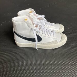 Nike Blazer Mid ‘77